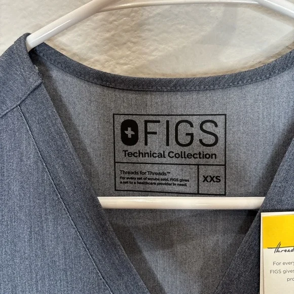 NWT Figs Catarina One-Pocket Top - Heather Denim,  Scrub - Size XXS - Picture 3 of 7